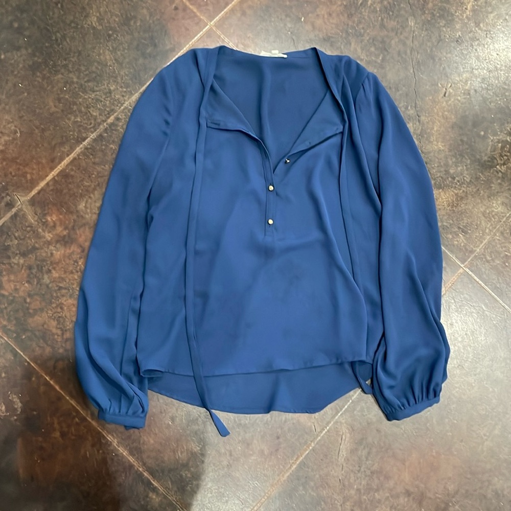 Under skies navy top